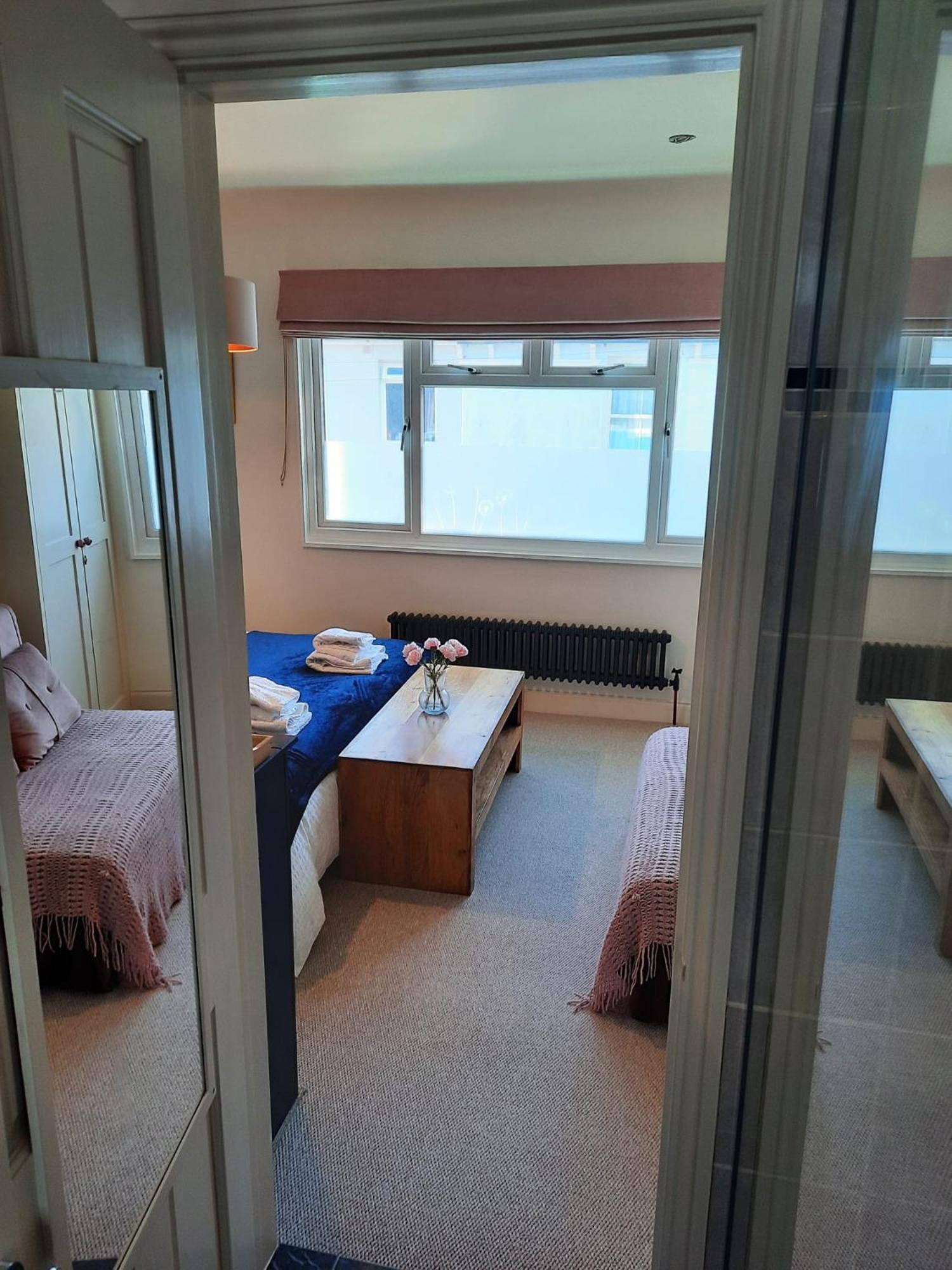 Super King Bedroom With Large Ensuite Hove Esterno foto